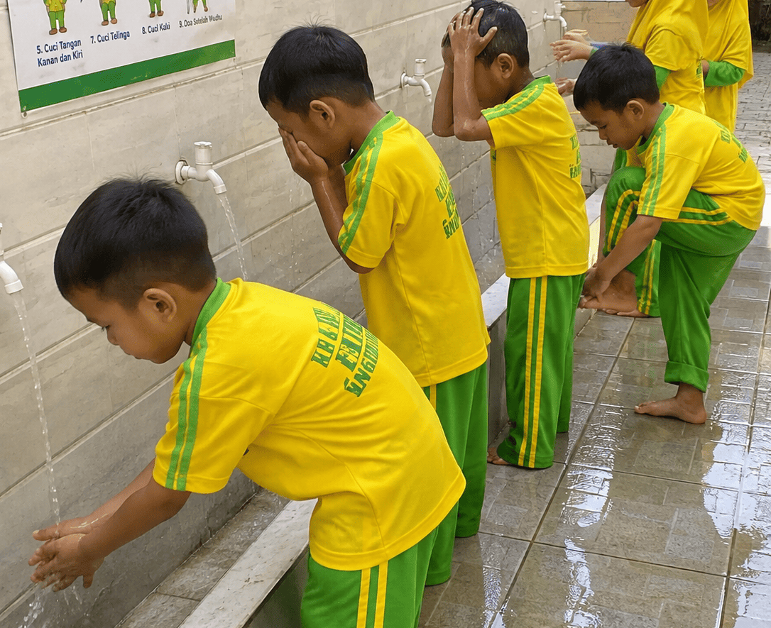 Praktik Wudhu & Sholat